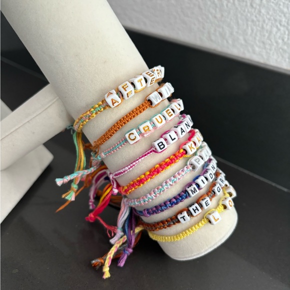 $8 bundled ⢠custom taylor swift friendship bracelet - Picture 5 of 9